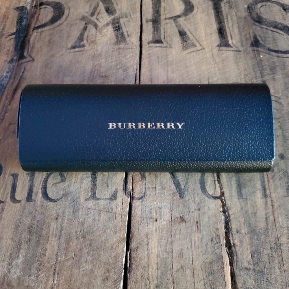 BURBERRY Black | Gold Hard‎ Shell Eyewear Accessory | Eyeglass Case | Storage OS